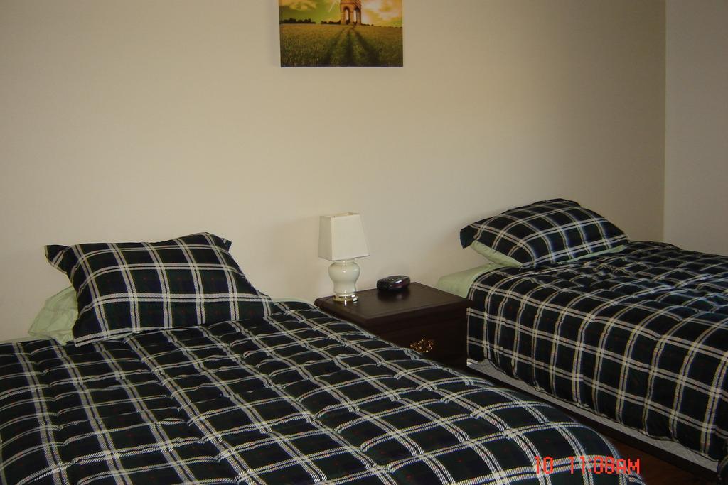 Midway Motel Radisson Kamer foto