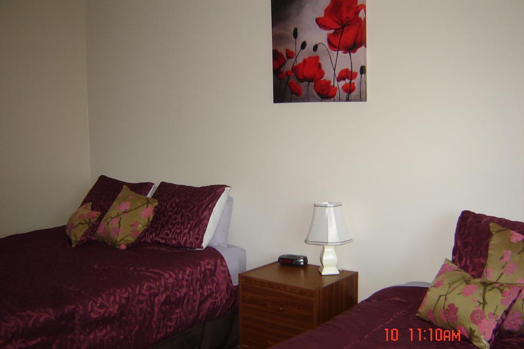 Midway Motel Radisson Kamer foto