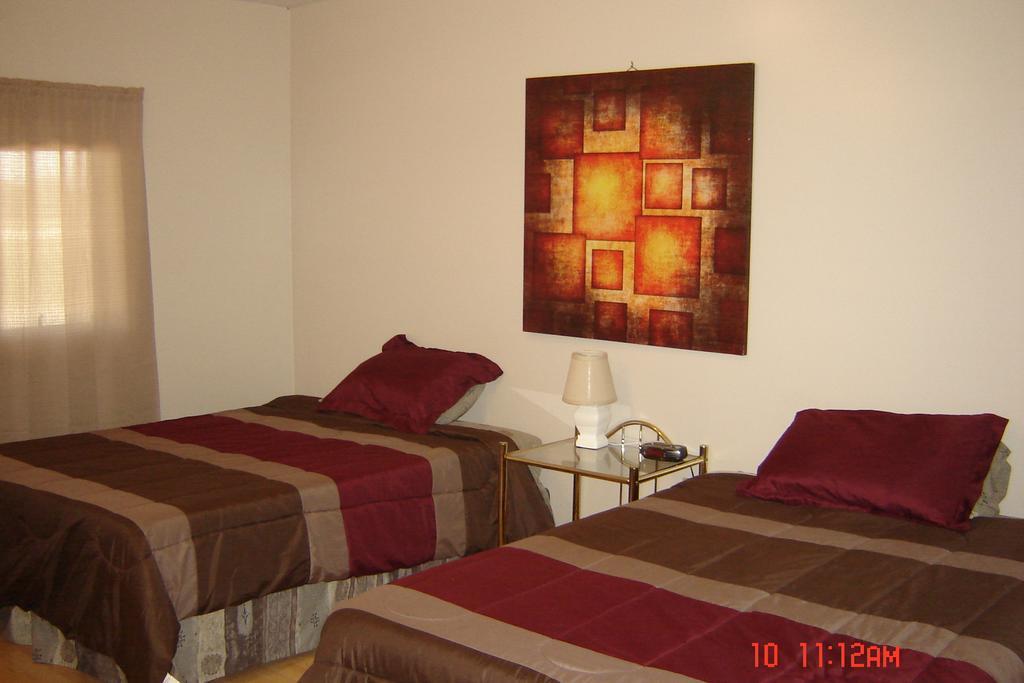 Midway Motel Radisson Kamer foto